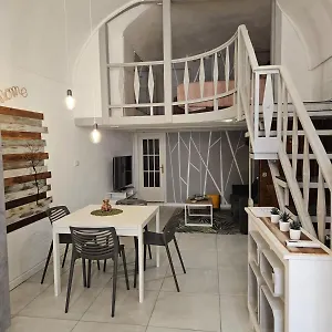 https://casa-di-maggie.hotelitalianriviera.com